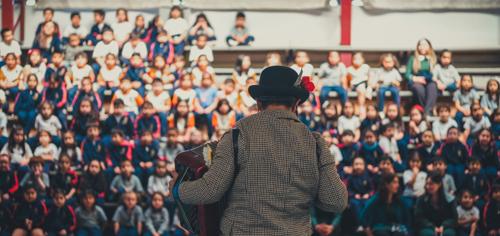 Espectáculo de circo por Teatro Pequeño